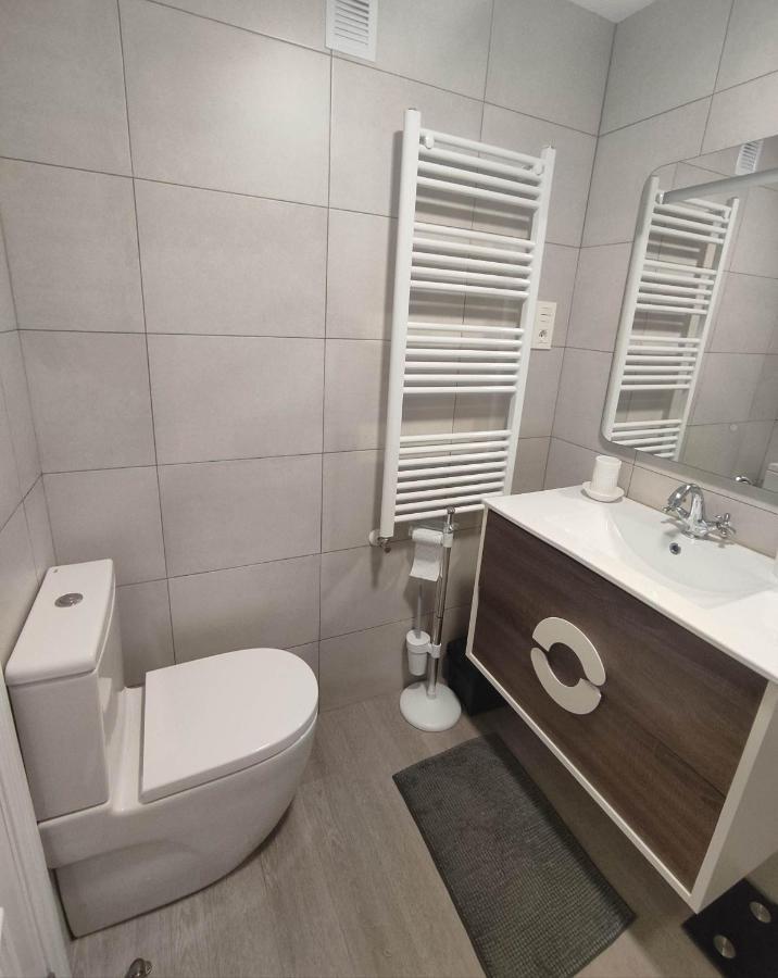 Precioso Apartamento Con Terraza, Pistas De Padel Y Piscinas Apartment กาสโตร-อูร์เดียเลส ภายนอก รูปภาพ