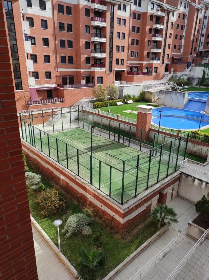 Precioso Apartamento Con Terraza, Pistas De Padel Y Piscinas Apartment กาสโตร-อูร์เดียเลส ภายนอก รูปภาพ